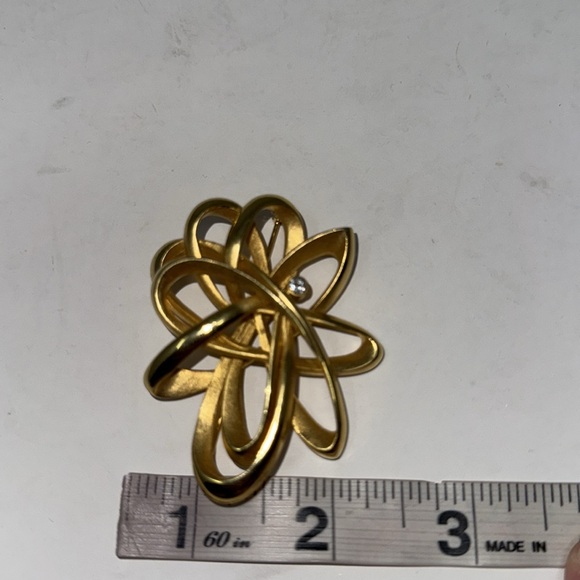 Vintage avant garde brooch, statement brooch, swirl brooch - Picture 5 of 5
